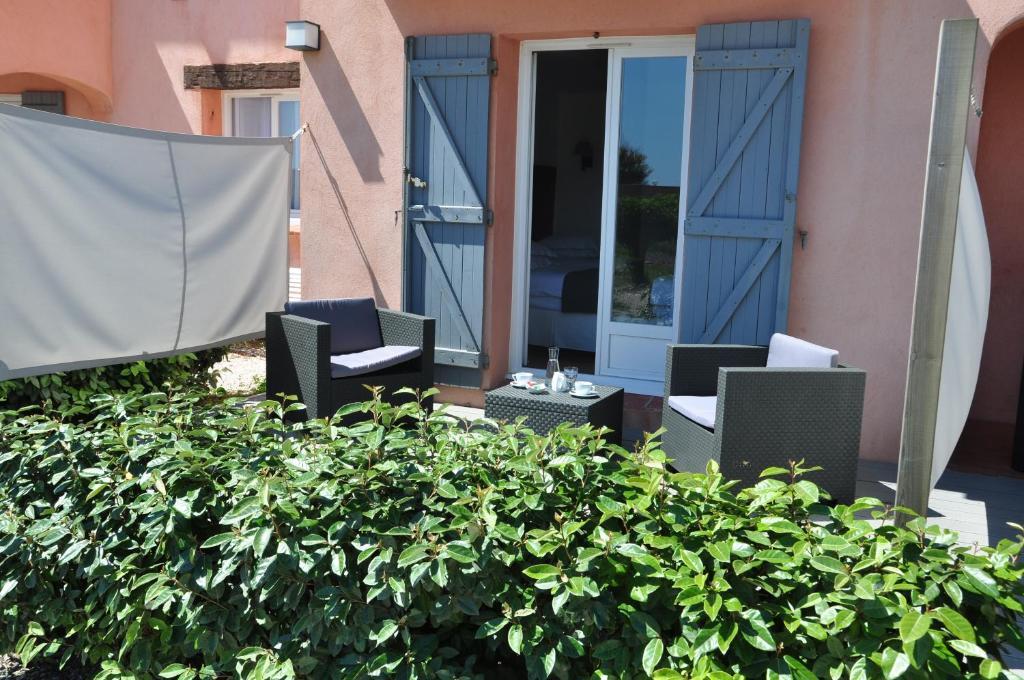 Hotel De La Vierge Noire Sainte-Maxime Room photo
